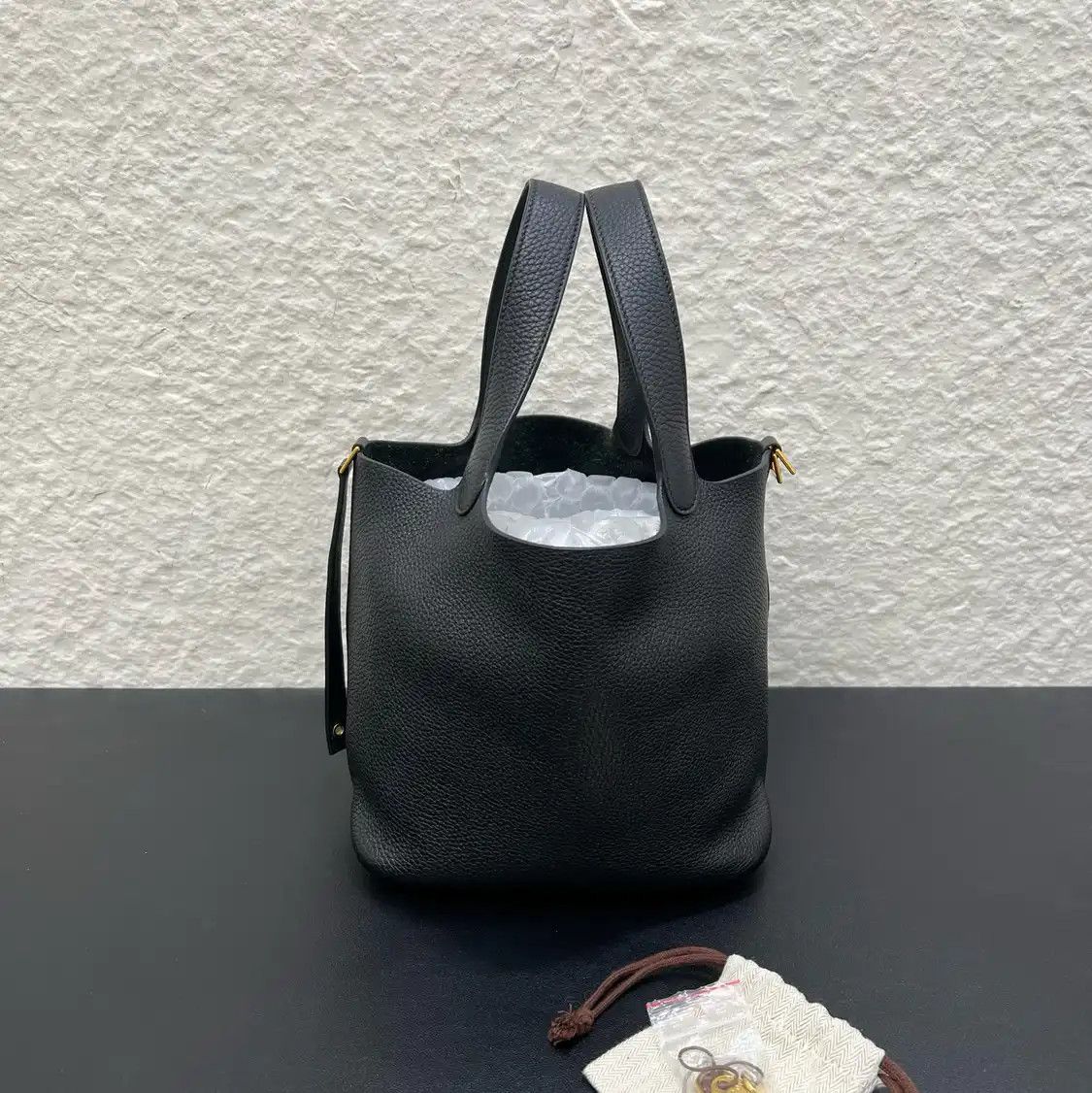 Hermes Hermes Picotin Lock 18 black Togo cowhide leather picotin handbag gold hardware Size ONE SIZE - 3 Thumbnail