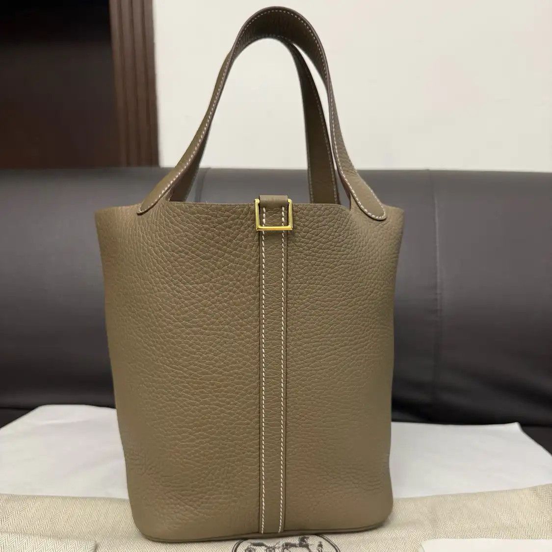 Hermes Hermes Picotin Lock 22 Etoupe Clemence cowhide leather picotin handbag gold hard Size ONE SIZE - 2 Thumbnail