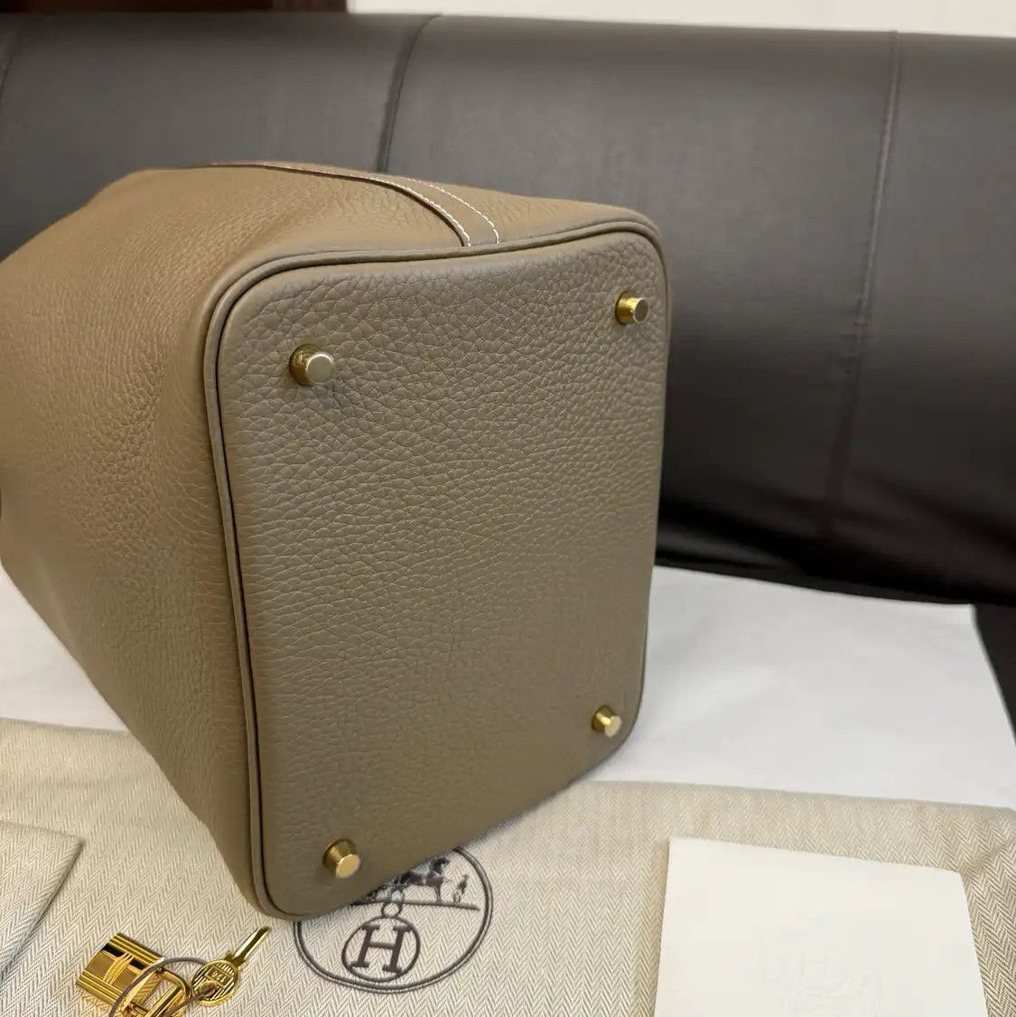 Hermes Hermes Picotin Lock 22 Etoupe Clemence cowhide leather picotin handbag gold hard Size ONE SIZE - 5 Thumbnail