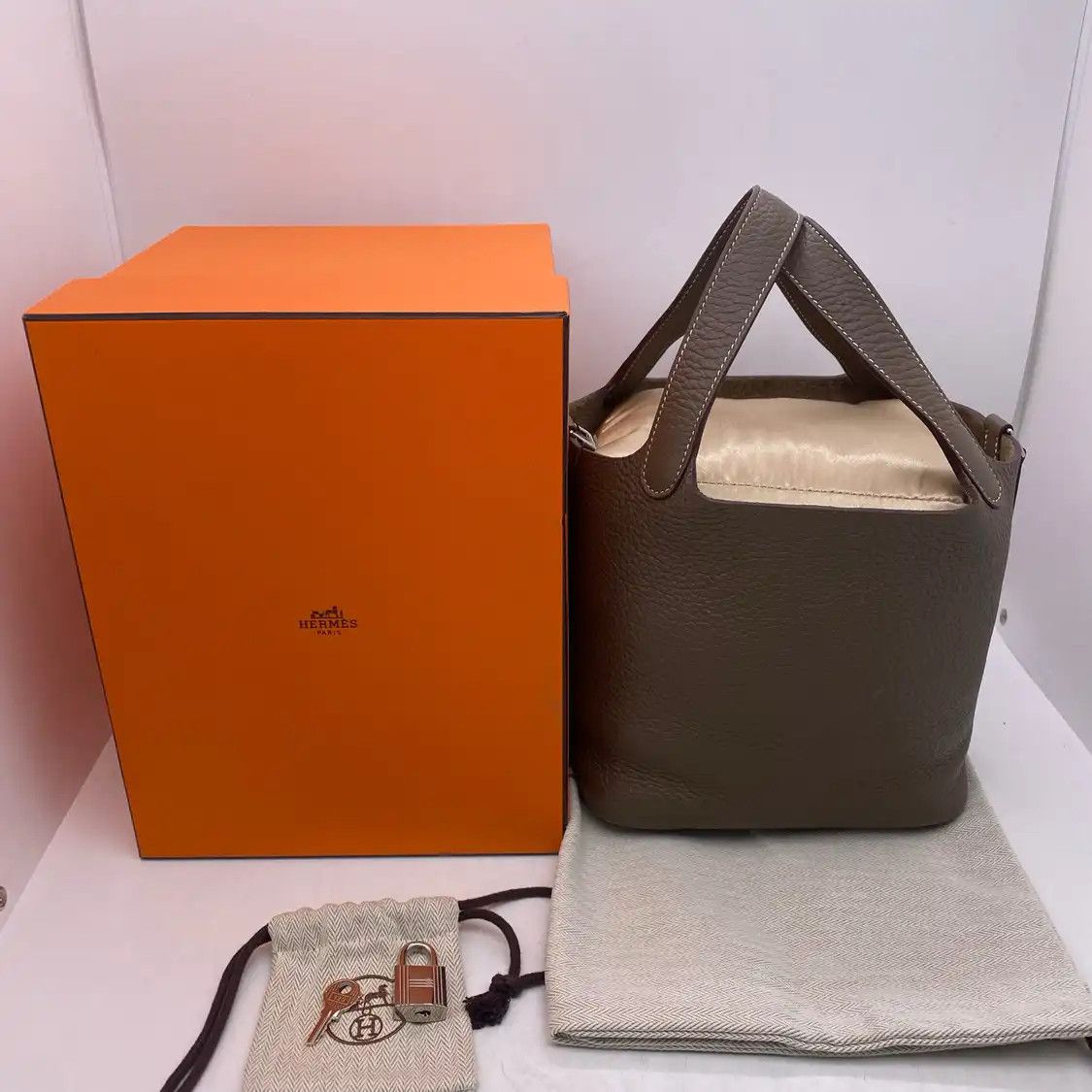 Hermes Hermes Picotin Lock 18 Etoupe Clemence cowhide leather picotin handbag silver ha Size ONE SIZE - 7 Thumbnail