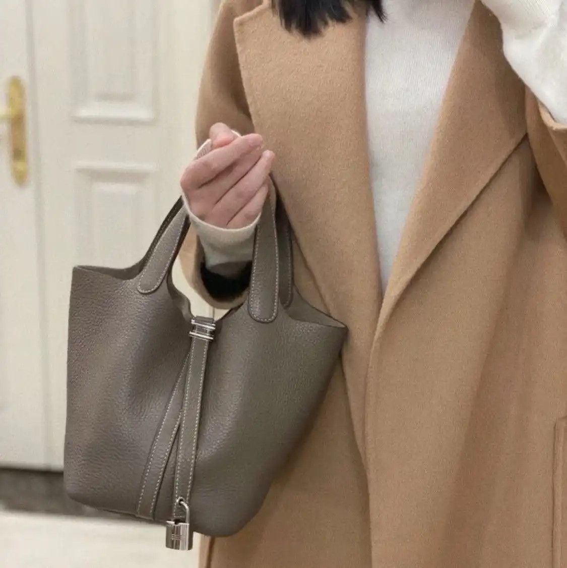 Hermes Hermes Picotin Lock 18 Etoupe Clemence cowhide leather picotin handbag silver ha Size ONE SIZE - 10 Thumbnail