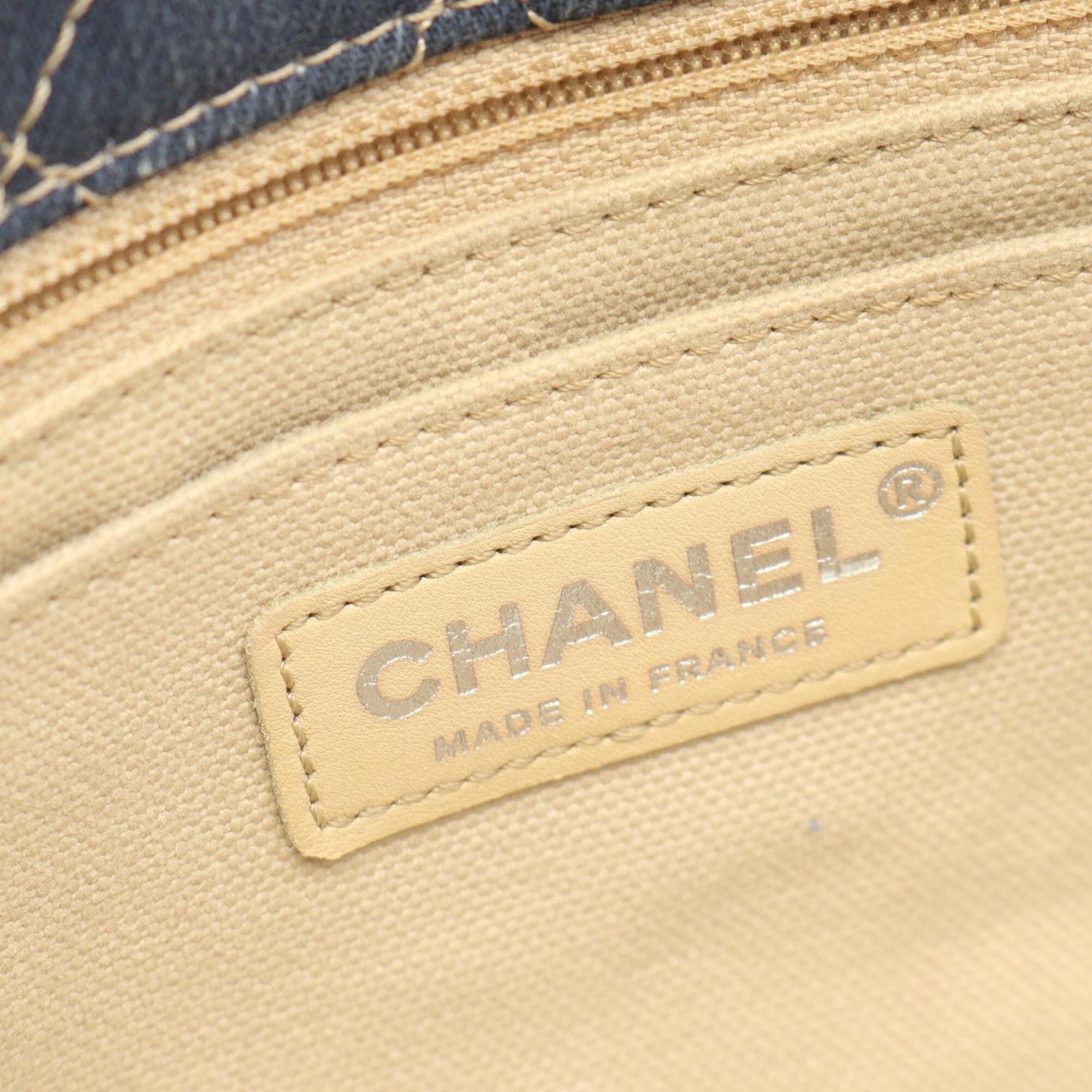 Chanel Chanel Matelassé Shoulder Bag/Handbag, Denim, Women's, Navy Size ONE SIZE - 4 Thumbnail