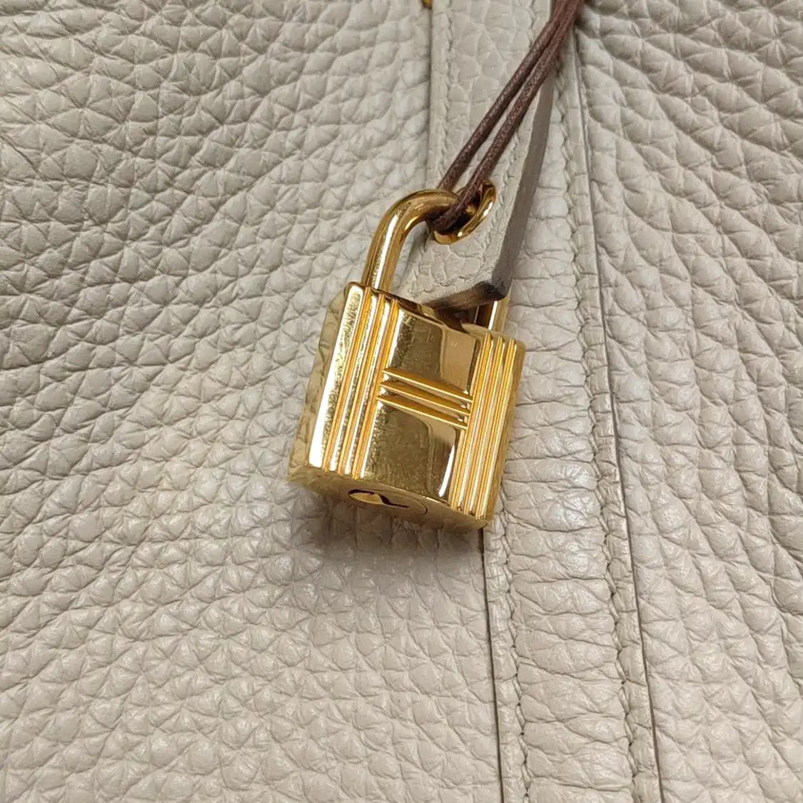 Hermes Hermes Picotin Lock 18 milkshake white Clemence cowhide leather picotin handbag Size ONE SIZE - 10 Thumbnail
