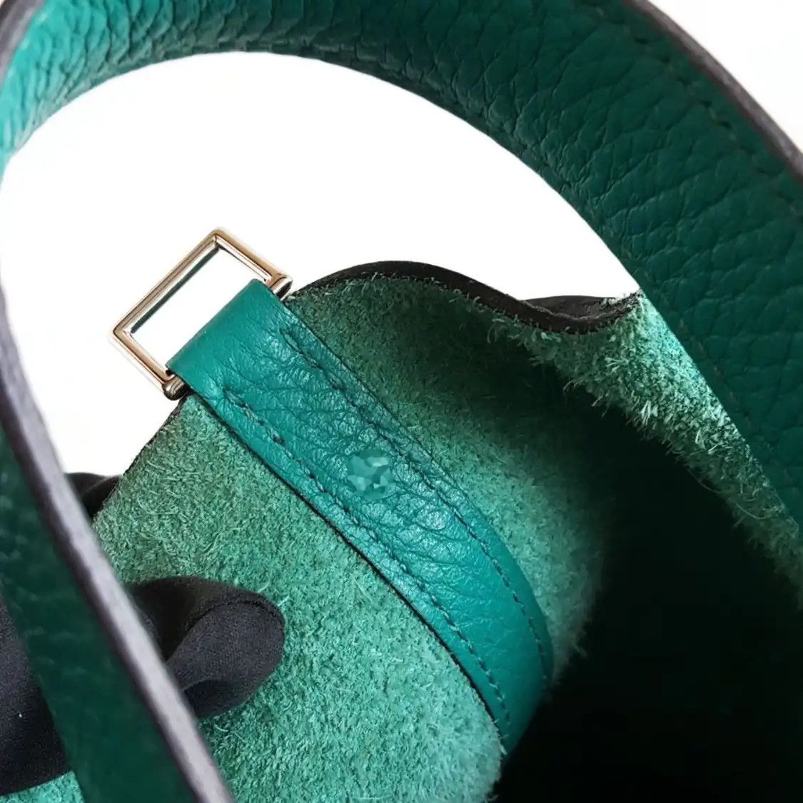 Hermes Hermes Picotin Lock 18 Vert Peacock Clemence cowhide leather picotin shoulder ba Size ONE SIZE - 7 Thumbnail