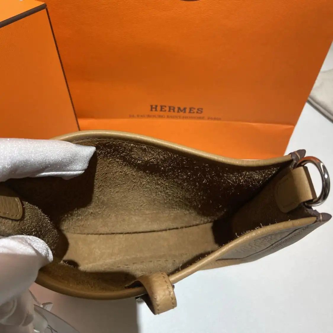 Hermes Hermes Evelyne TPM Gold Brown Clemence cowhide leather Evelyne crossbody bag sil Size ONE SIZE - 6 Thumbnail