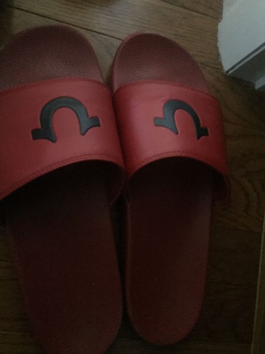 True religion hot sale red slides