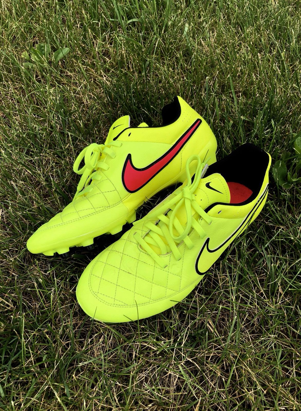 Neon green tiempos on sale