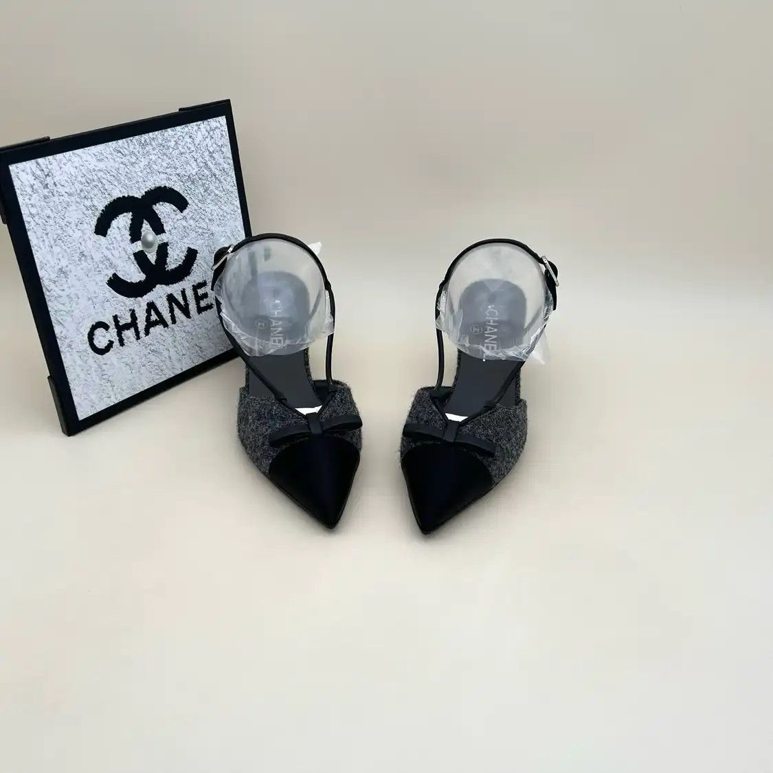 Chanel CHANEL dark greyfabric Women's mid heel sandals 38 Size US 8 / IT 38 - 2 Thumbnail