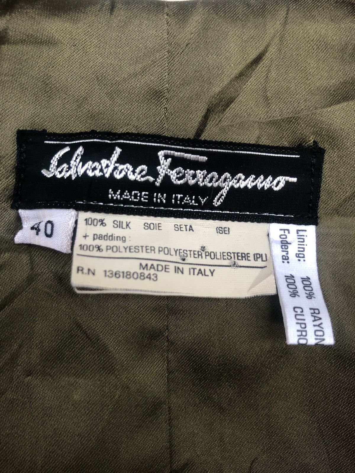 Salvatore Ferragamo RARE! Silk Waistcoat Gilet Vest Feather Print Gold Button Size US S / EU 44-46 / 1 - 7 Thumbnail