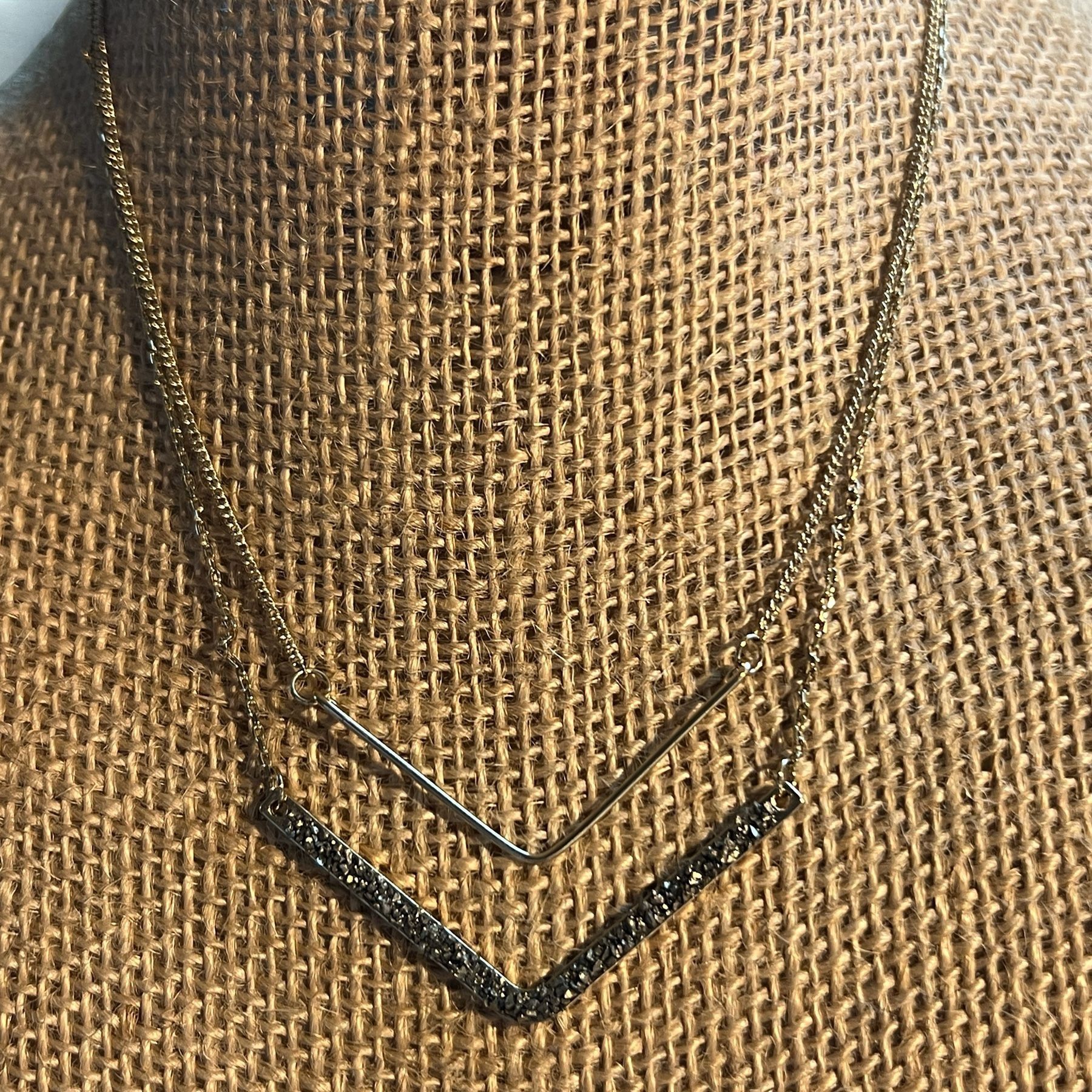 American Eagle Outfitters American Eagle Double Strand Necklace Layer V Design Faux Dr Size ONE SIZE - 1 Thumbnail