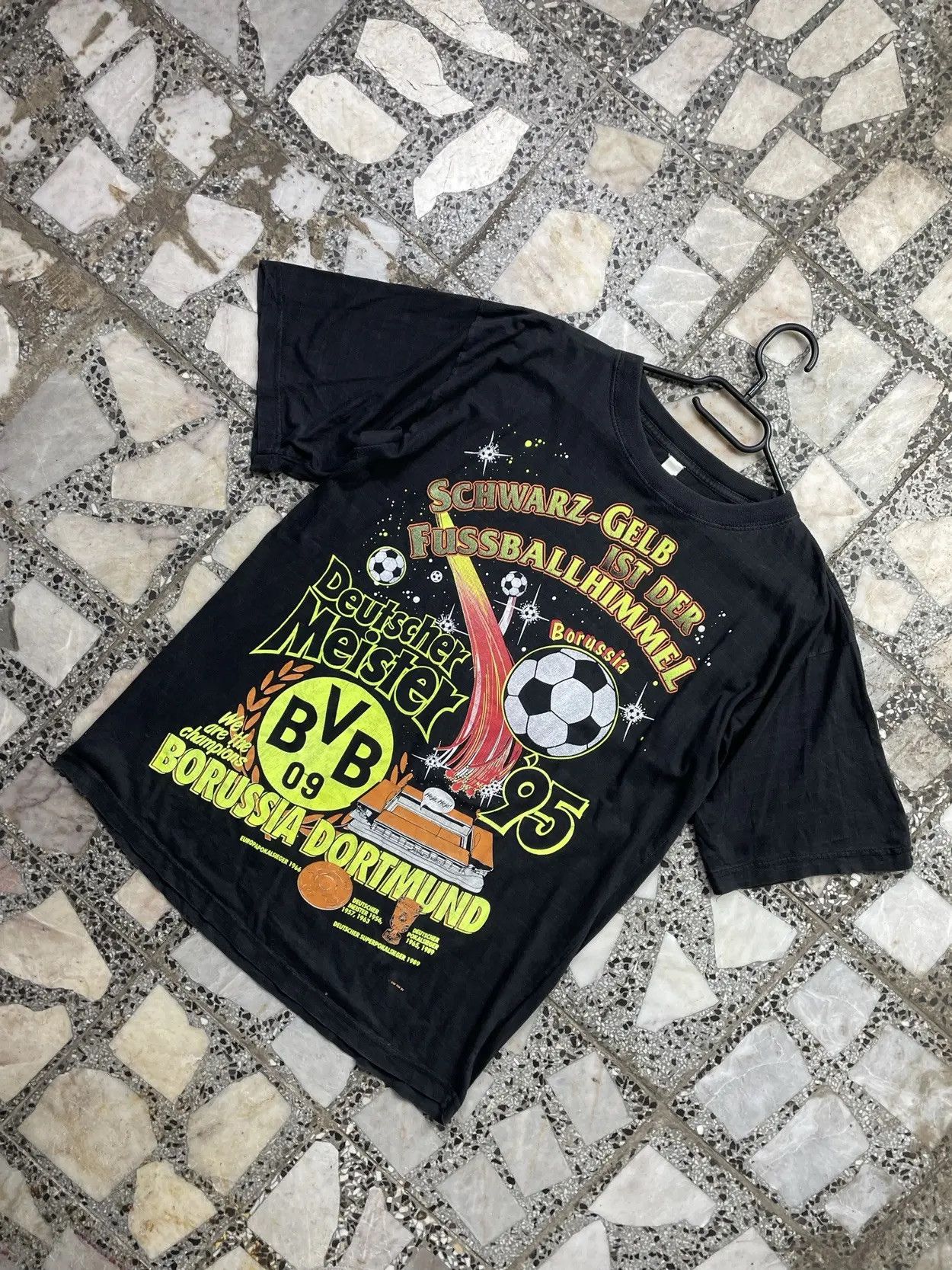Vintage VINTAGE 90S BVB BORUSSIA DORTMUND 1995 BLACK WASHED TEE Size US L / EU 52-54 / 3 - 1 Thumbnail