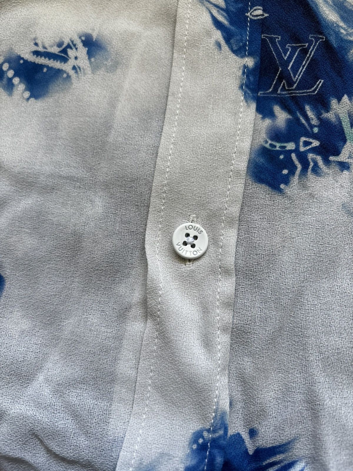 Louis Vuitton Louis Vuitton Monogram Bandana Hook Detail Shirt Blue Size US M / EU 48-50 / 2 - 14 Thumbnail