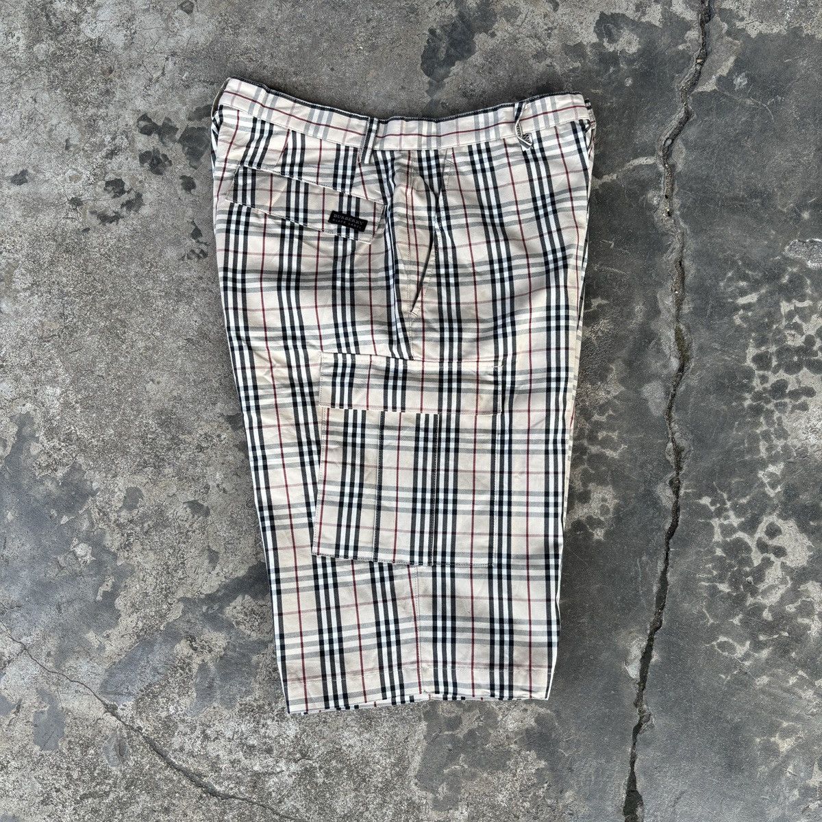 Burberry Vintage Burberry nova check Cargo short pants Size US 27 - 8 Thumbnail
