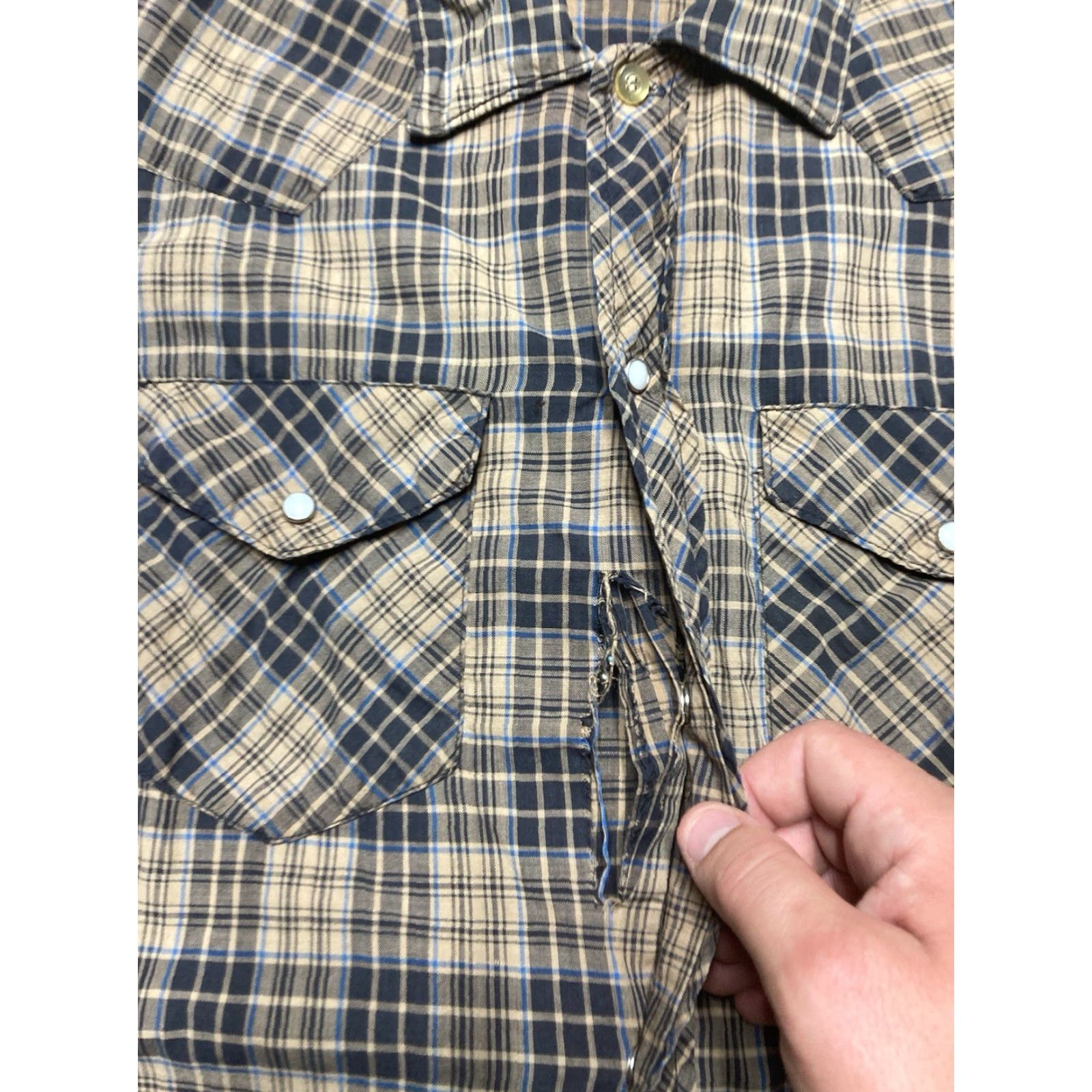 Wrangler VINTAGE Wrangler Pearl snap shirt plaid blue bell western distressed Small Mens Shirt Size US S / EU 44-46 / 1 - 6 Thumbnail