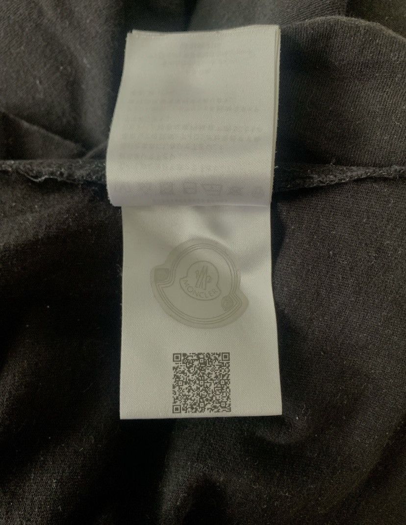 Moncler T-Shirt Moncler Size US S / EU 44-46 / 1 - 6 Thumbnail