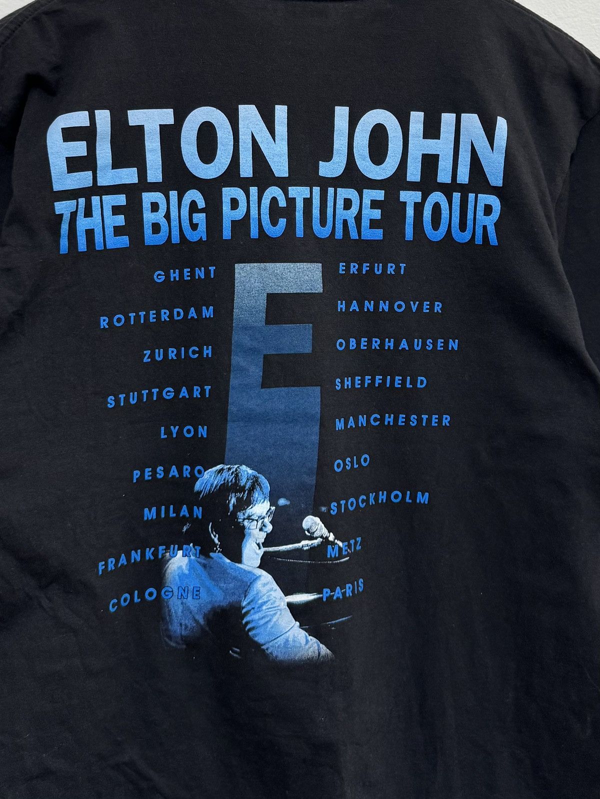 Band Tees Vintage Elton John The Big Picture Tour 1997 T-shirt Size US L / EU 52-54 / 3 - 5 Thumbnail