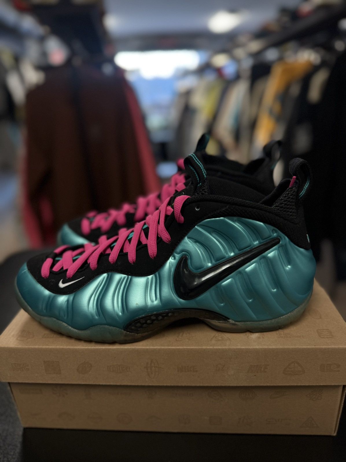 Nike Nike Foamposite Electric Blue Size 11 (2011) (624041-410) Size US 11 / EU 44 - 3 Thumbnail