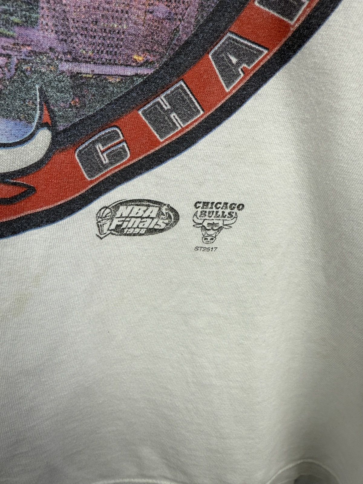 Starter 🇺🇸 Vintage 1998 Chicago Bulls Repeat 3 Peat Starter T-Shir Size US XXL / EU 58 / 5 - 6 Thumbnail