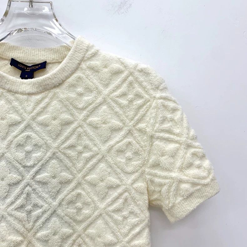 Louis Vuitton Louis Vuitton 24 cream-embossed logo full-print wool crewn Size S / US 4 / IT 40 - 3 Thumbnail