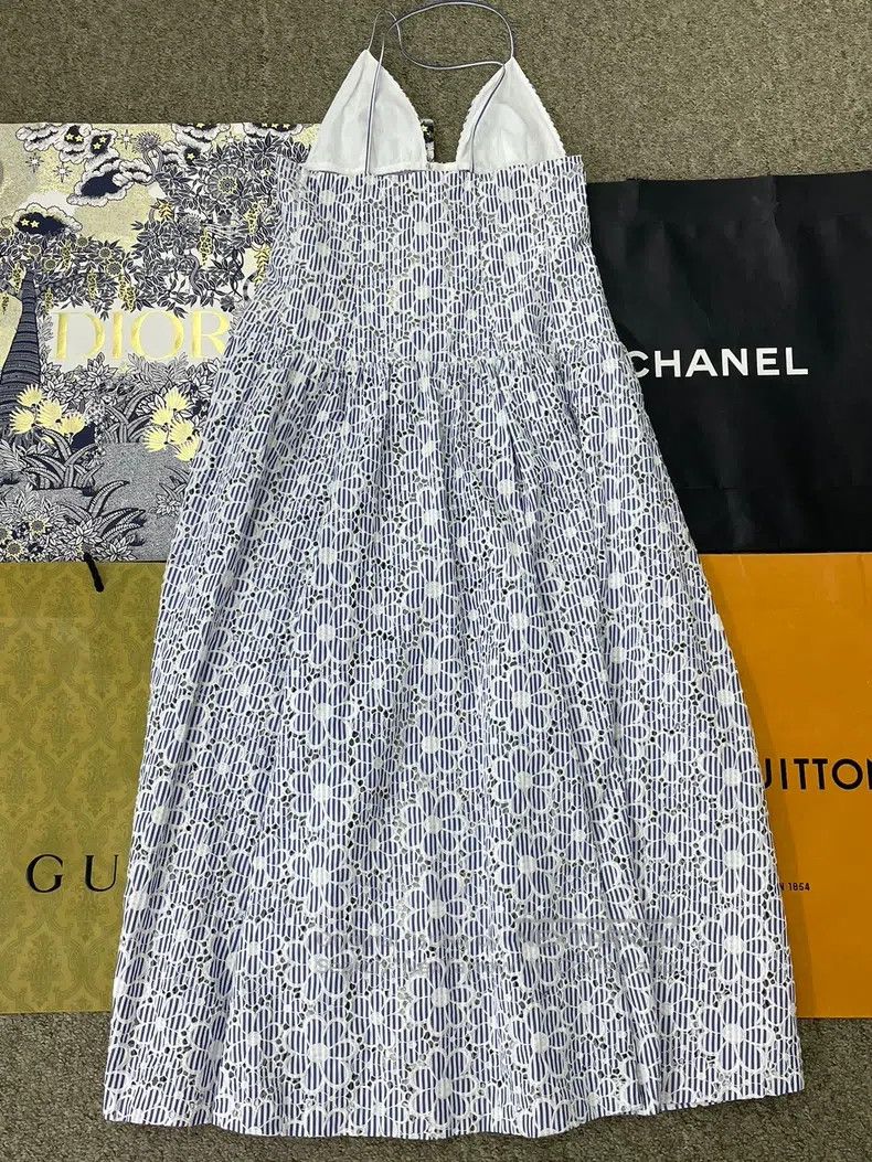 Other Chanel 25C Early Spring Holiday Embroidered Flower Strap D Size XS / US 0-2 / IT 36-38 - 3 Thumbnail
