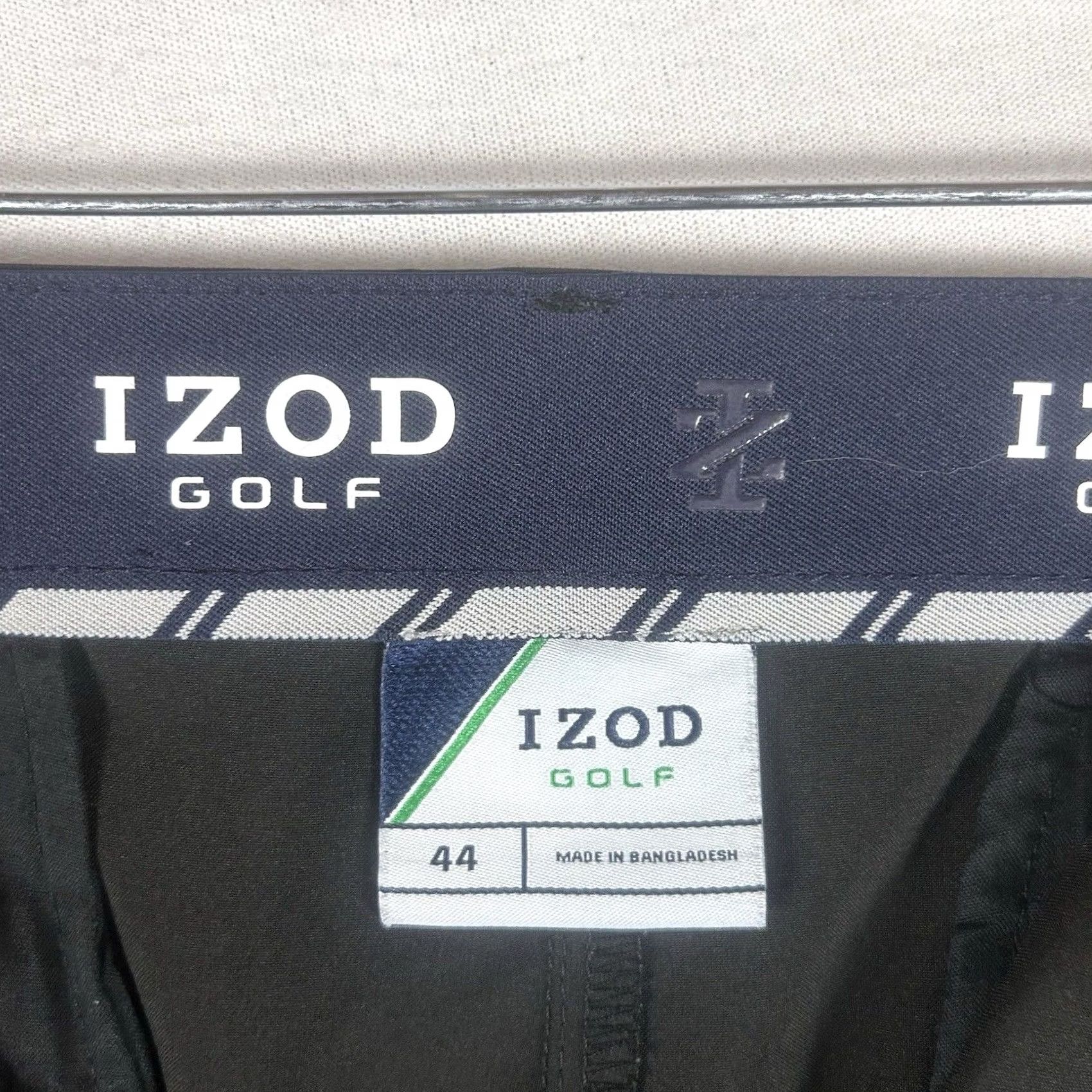 Izod Izod Golf Shorts Mens 44 Black Chino Straight Knit Lightweight Pocket Slit Front Flat Front Belt Loops 6in Inseam Casual Size US 44 / EU 60 - 4 Thumbnail