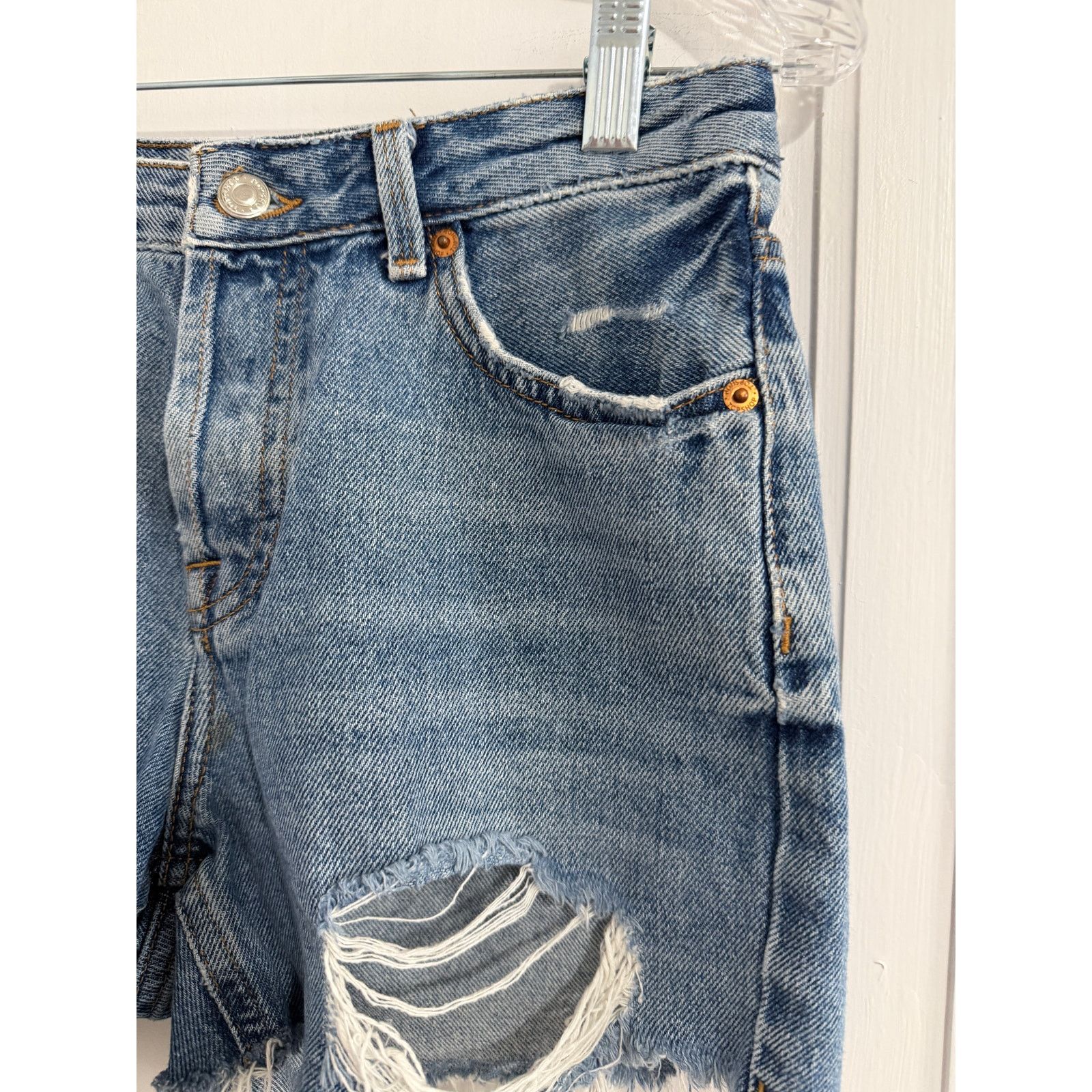 Topshop Topshop Moto Ashley Jean Shorts size 8/4 Size 27" / US 4 / IT 40 - 3 Thumbnail