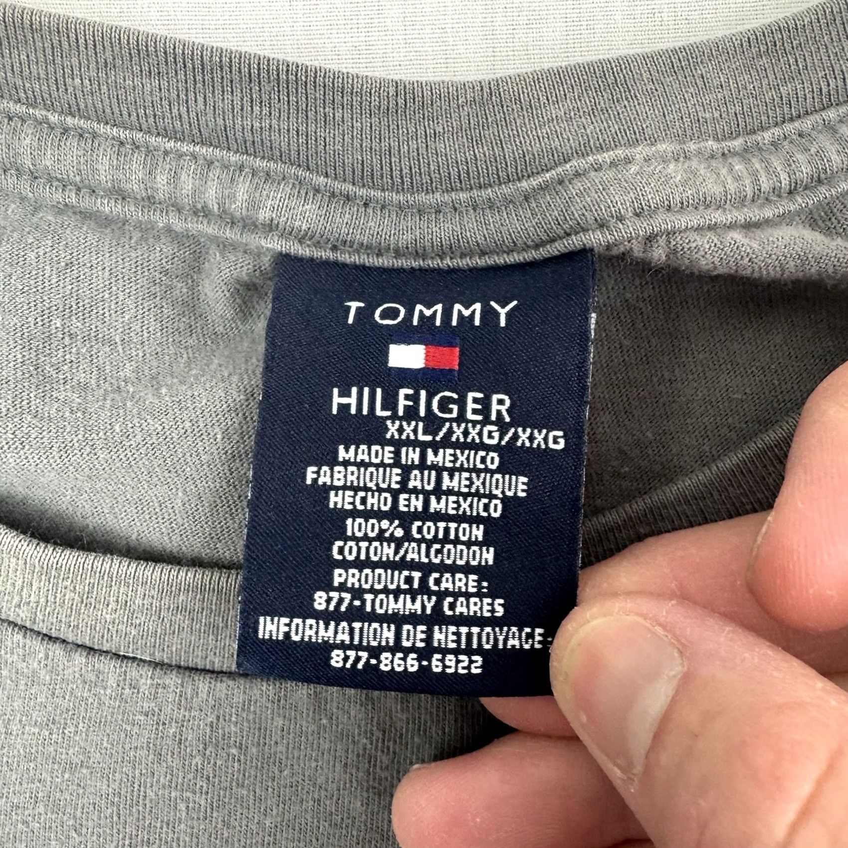Tommy Hilfiger VINTAGE Tommy Hilfiger T Shirt Adult 2XL Gray Logo Short Sleeve Crew Neck Hipster 90s USA Y2K Size US XXL / EU 58 / 5 - 6 Thumbnail