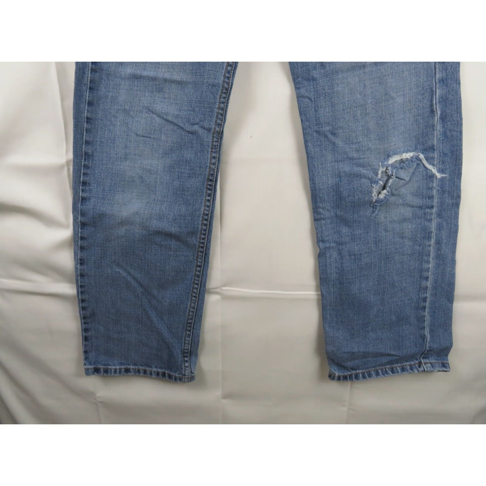 Levi's VINTAGE Levi's 550 Jeans Denim Blue 26X28 Relaxed Fit Men Straight Regular Inseam Medium Accessories None Size US 26 / EU 42 - 2 Thumbnail