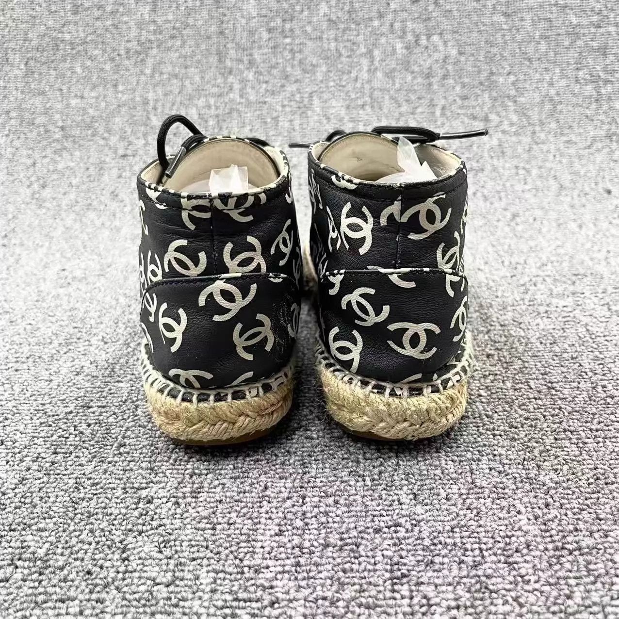 Chanel Chanel New B&W CC Print Lambskin Straw Mid Fisher Size US 6.5 / IT 36.5 - 3 Thumbnail