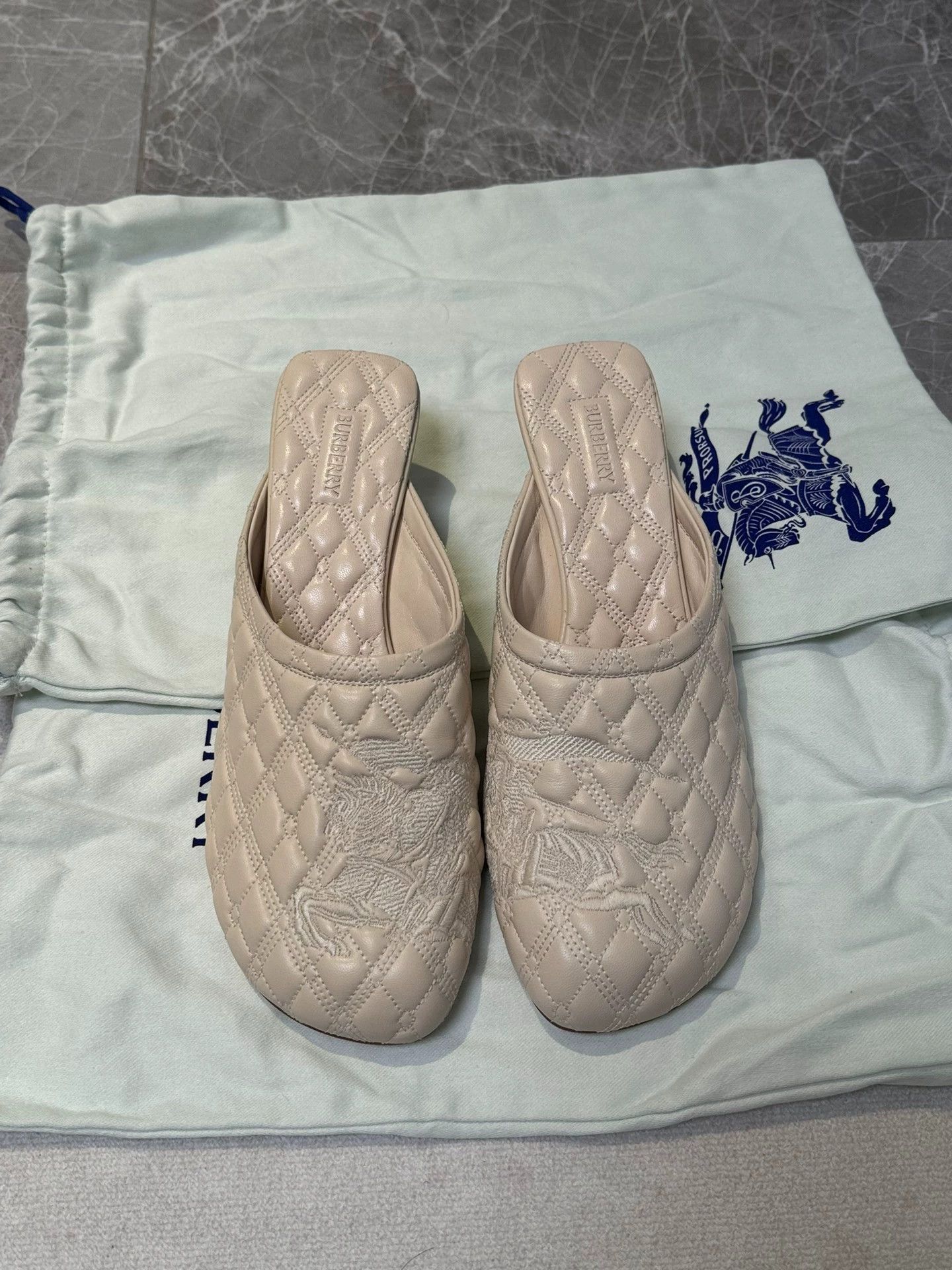 Burberry Burberry Lambskin Mule 38 Ivory Silent Low Heel Size US 7.5 / IT 37.5 - 2 Thumbnail