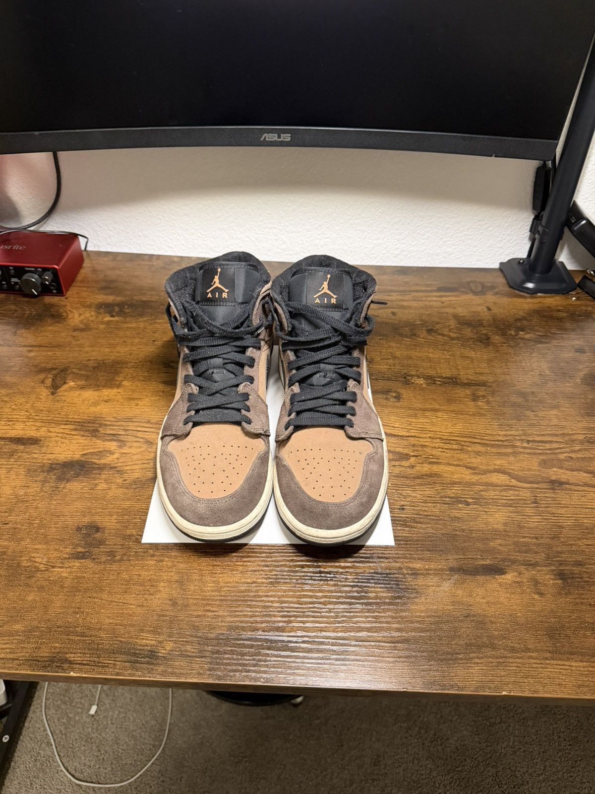 Nike Air Jordan 1 Mid Dark Chocolate Size US 10.5 / EU 43-44 - 1 Thumbnail