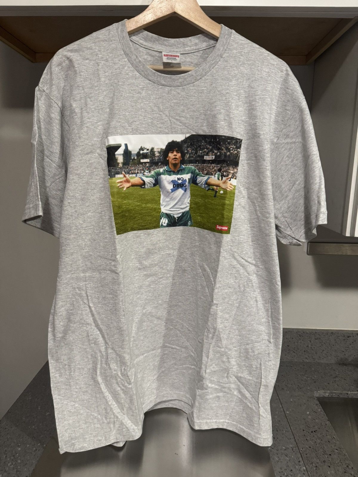Supreme Supreme Diego Maradona T-Shirt (SS24) Size US L / EU 52-54 / 3 - 1 Thumbnail