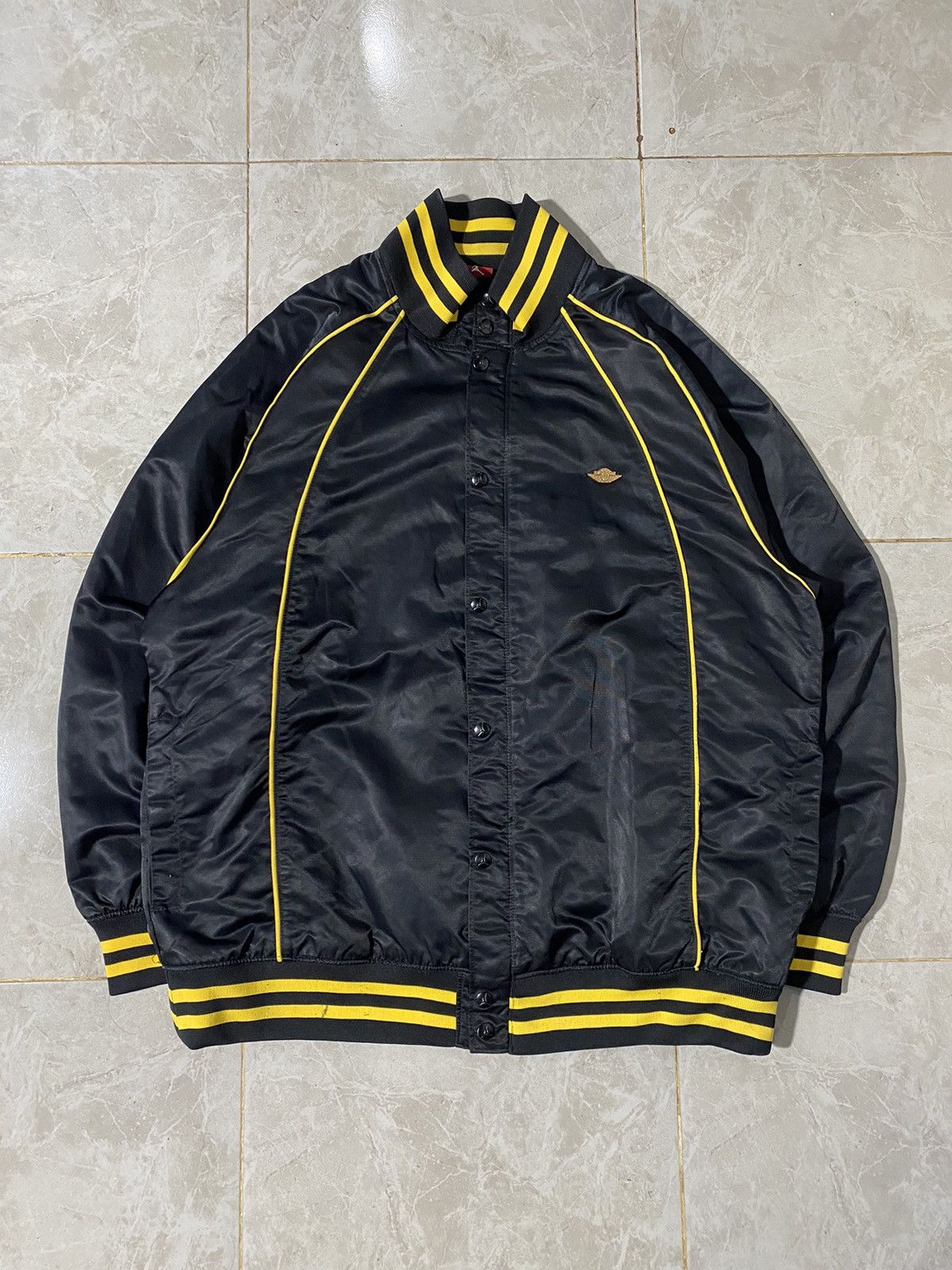 Jordan Brand vintage air jordan jacket big logo golden pin Size US XL / EU 56 / 4 - 2 Thumbnail