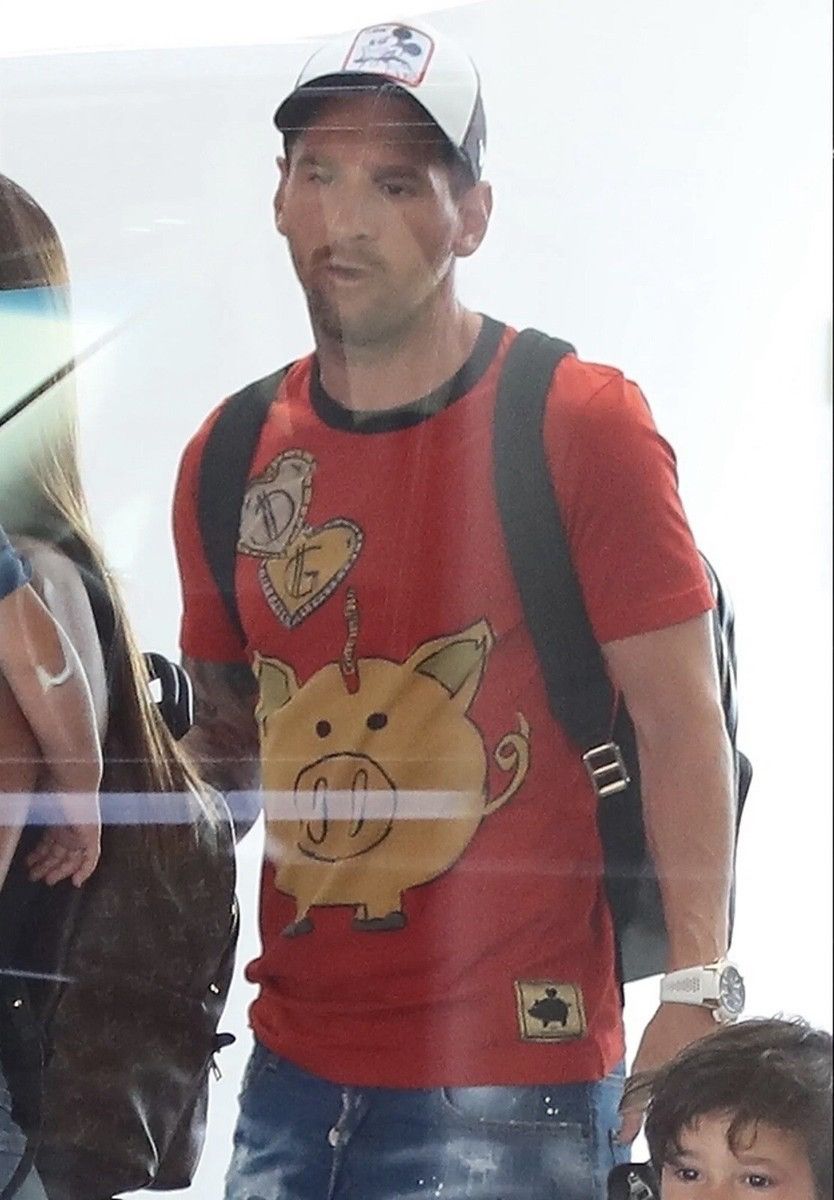 Dolce & Gabbana 🇮🇹 Dolce & Gabbana Chinese New Year Pig T-Shirt Made in Italy Size US M / EU 48-50 / 2 - 4 Thumbnail
