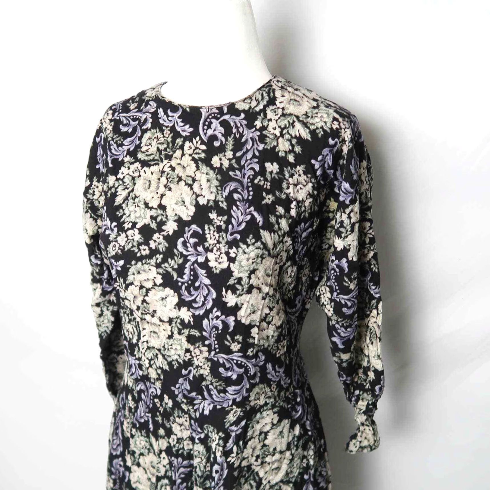 Vintage VINTAGE 1990s Black Cream Baroque Floral Print Midi Dress 6 Bohemian Long Sleeve Pockets Full Skirt Size M / US 6-8 / IT 42-44 - 2 Thumbnail