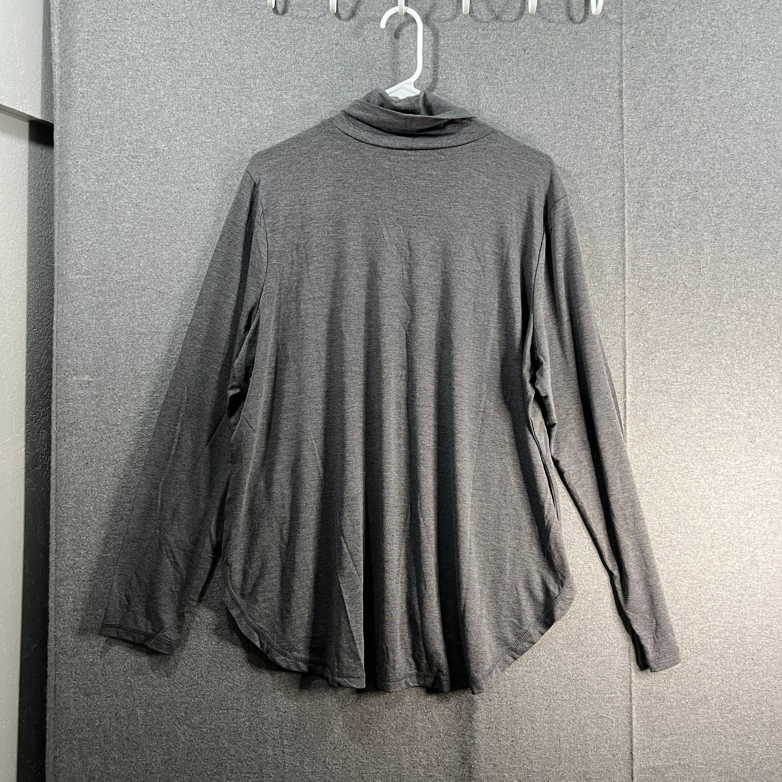 Isaac Mizrahi Isaac Mizrahi LIVE! Soho Lone Sleeve Turtleneck Size XL / US 12-14 / IT 48-50 - 2 Thumbnail
