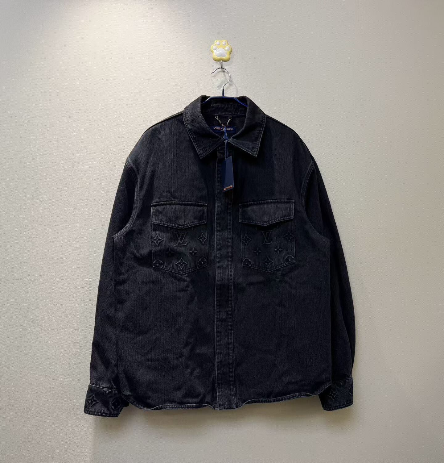 Louis Vuitton Louis Vuitton LV Embossed Logo Denim Jacket Size US XL / EU 56 / 4 - 1 Thumbnail