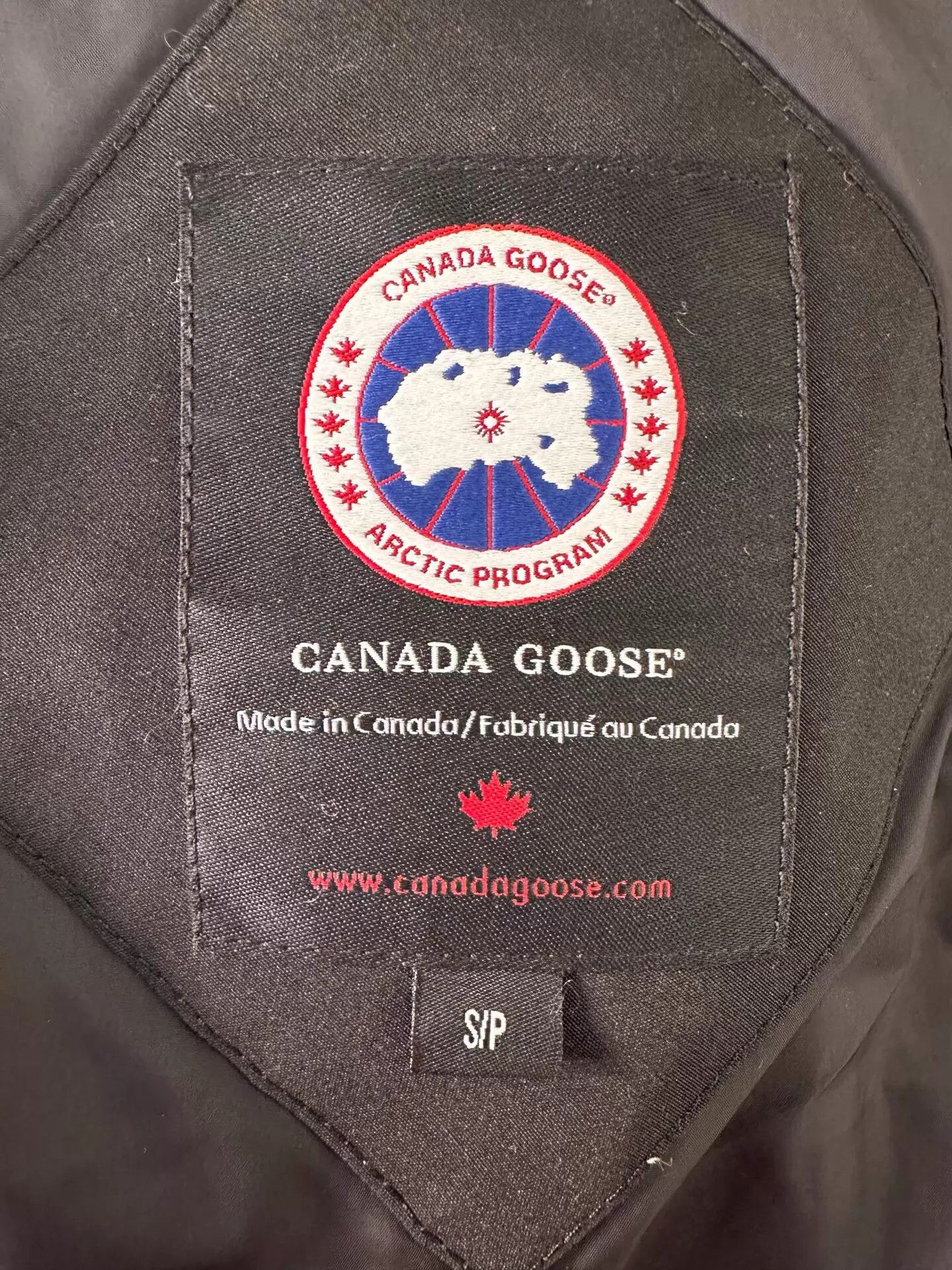 Canada Goose Canada Goose Carson men's black down coat with side red logo Size US S / EU 44-46 / 1 - 6 Thumbnail