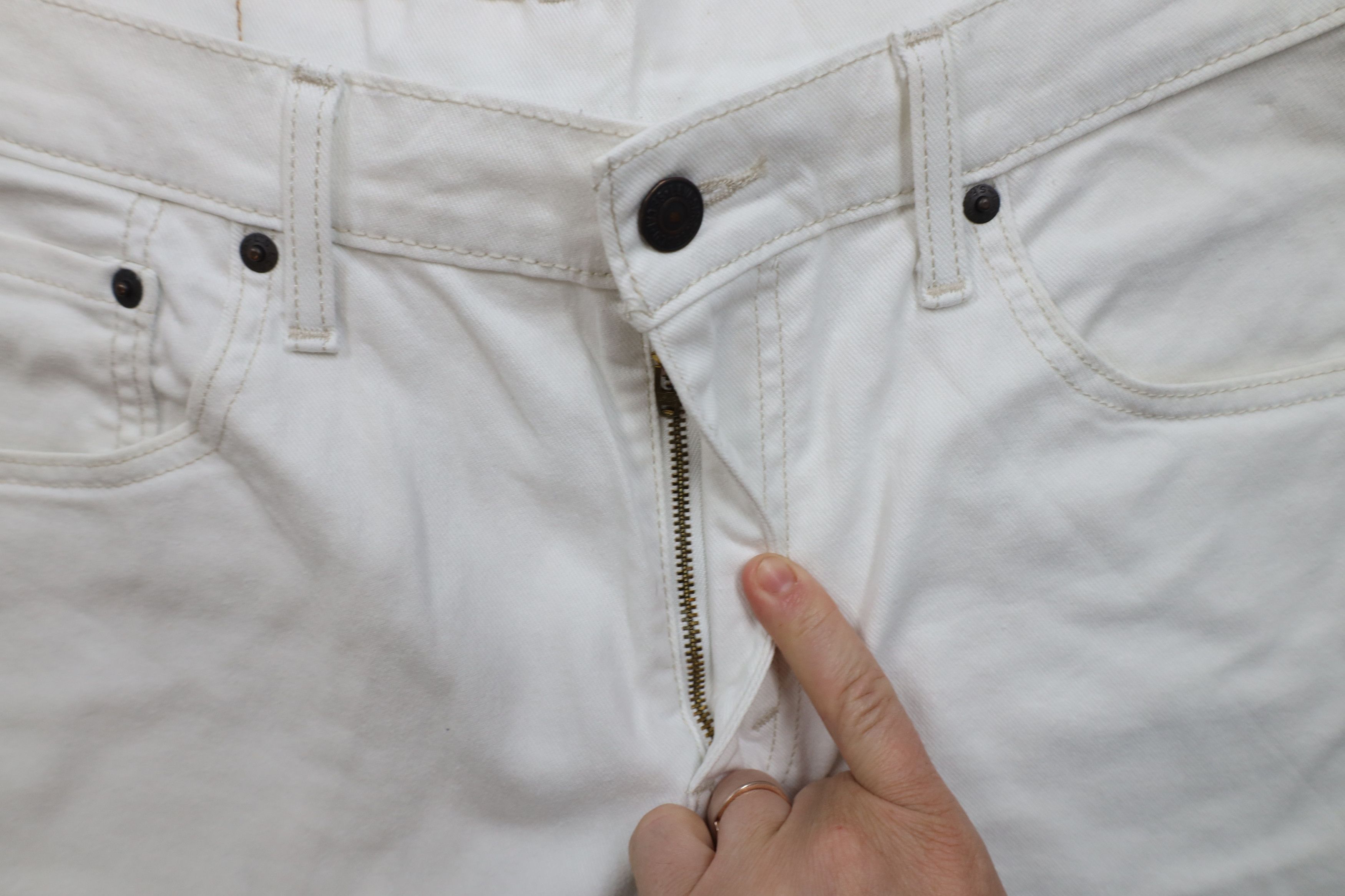 Levi's × Vintage Vintage Y2K Levis 569 Fit Denim Jean Shorts Jorts White Size US 30 / EU 46 - 6 Thumbnail