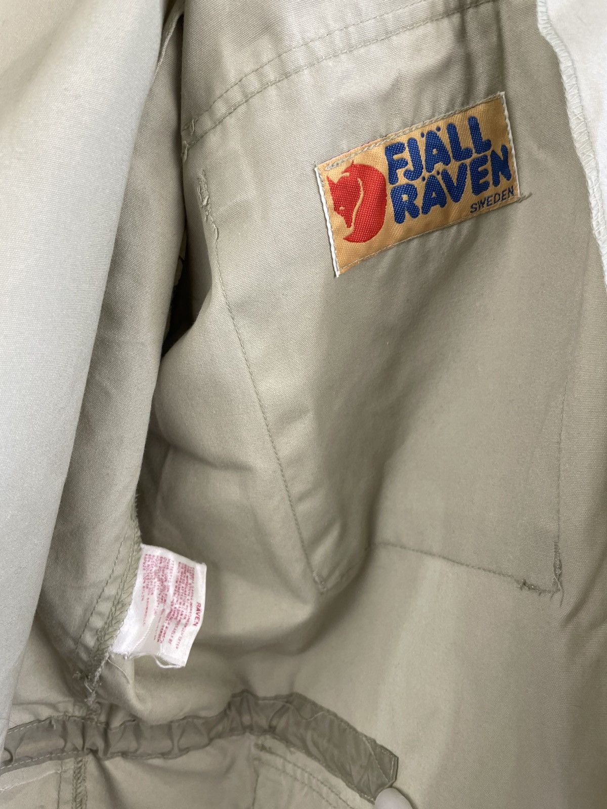 Fjallraven Crazy vintage fjallraven jacket size 48 Size US M / EU 48-50 / 2 - 7 Thumbnail