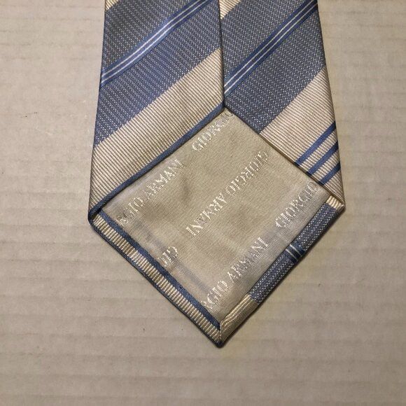 Giorgio Armani Giorgio Armani men's new 100%silk tie 3 3/4" X 58" Size ONE SIZE - 3 Thumbnail