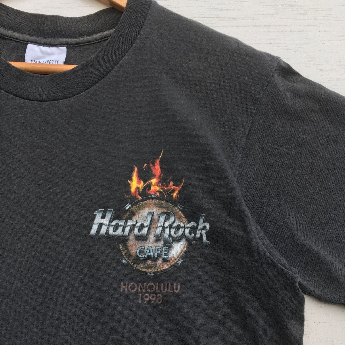 Hard Rock Cafe Rare Sun Faded Vintage 90s Hard Rock Cafe Honolulu Size US S / EU 44-46 / 1 - 3 Thumbnail