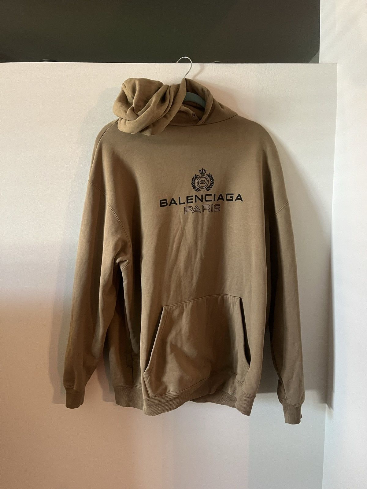 Balenciaga Tan Laurel BB Logo Hoodie Size US L / EU 52-54 / 3 - 6 Thumbnail