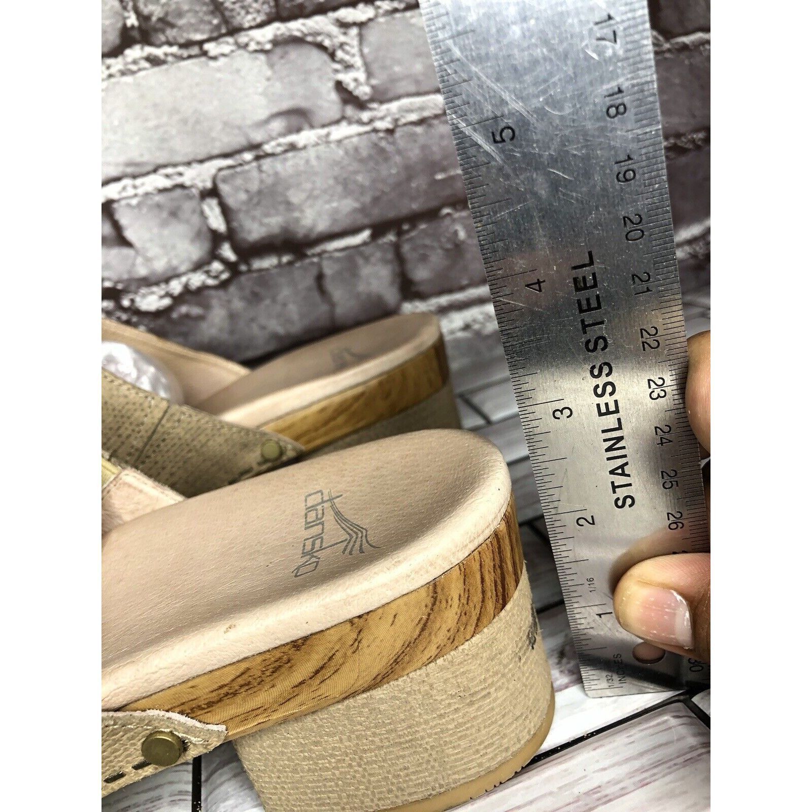 Other Dansko Maci Taupe Textured Beige Tan Leather Heel Sandals Wo Size US 9.5 / IT 39.5 - 9 Thumbnail