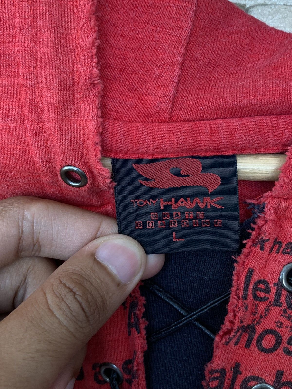 Tony Hawk Rare 90s Vintage Tony Hawk Skateboarding Long Sleeve Hoodie Size US L / EU 52-54 / 3 - 10 Thumbnail