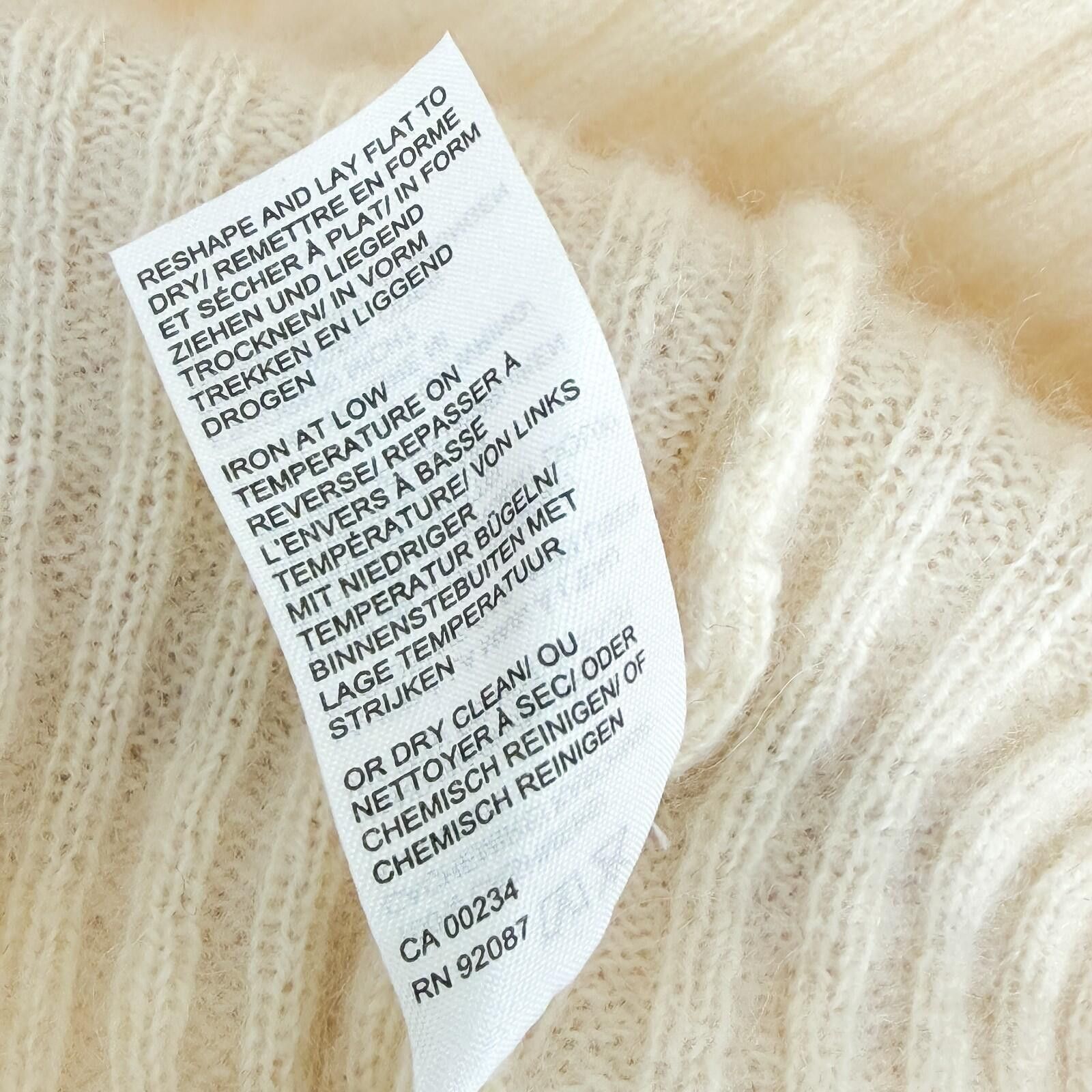 Saks Fifth Avenue Saks Fifth Avenue Cashmere Boat Neck Sweater Luxury Women S Size S / US 4 / IT 40 - 5 Thumbnail