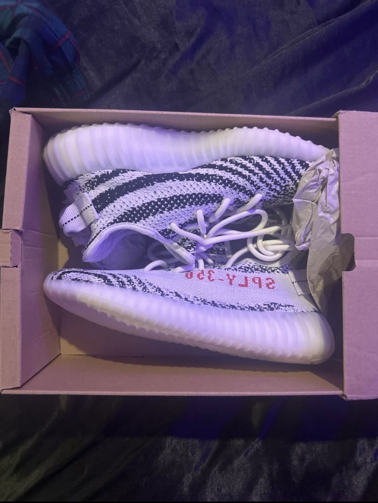 Yeezy Yeezy 350 V2 Zebra Size US 5.5 / EU 38 - 7 Thumbnail