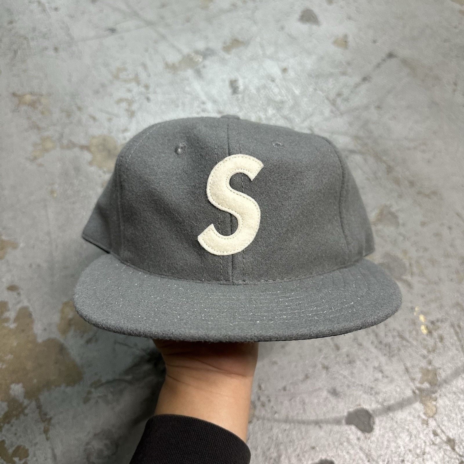 Ebbets Field Flannels × Hypebeast × Supreme Supreme x Ebbets Field Flannel S Logo Wool Fitted 6-Panel Size ONE SIZE - 1 Thumbnail