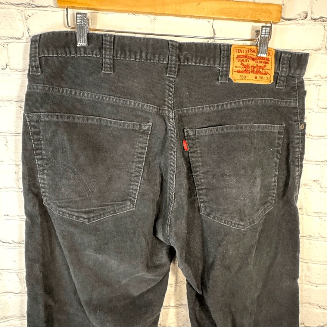 Levi's Levi’s 559 Relaxed Straight Pants Jeans 38 Mens Black Corduroy L32 Men Regular Inseam 32 Chin o? Size US 38 / EU 54 - 5 Thumbnail