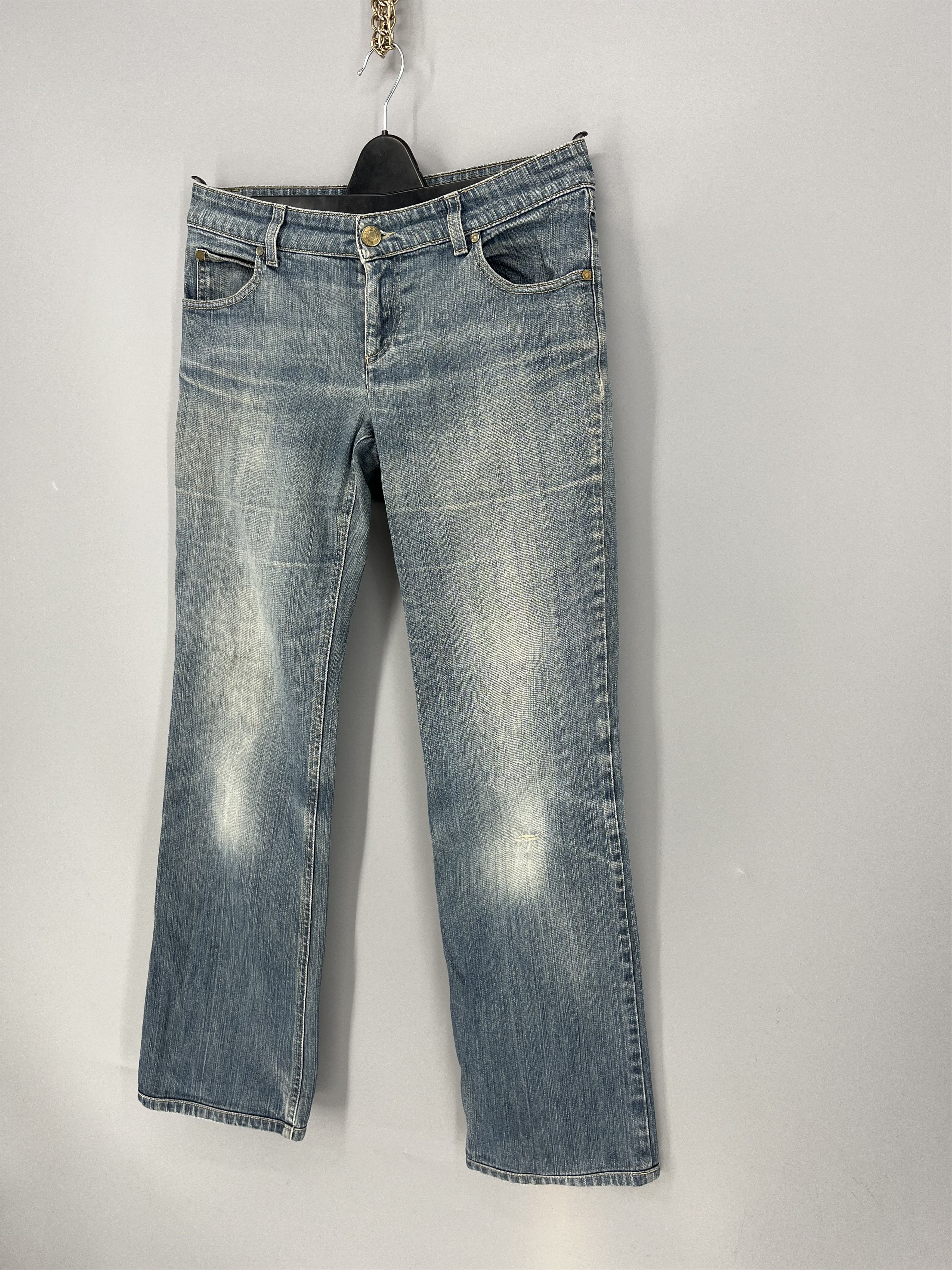 Gucci Gucci Vintage Light Wash Flared Jeans with Web Logo Patch Size 26" / US 2 / IT 38 - 3 Thumbnail